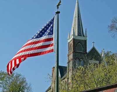 Chiesa e bandiera americana &#8211; fr