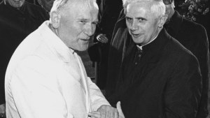 John Paul II with Cardinal Ratzinger – fr