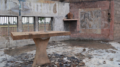 Chiesa di distrutta in Nigeria &#8211; fr