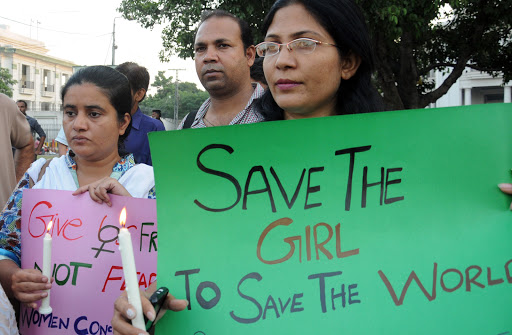 PAKISTAN : a protest against the rape of a five year old girl