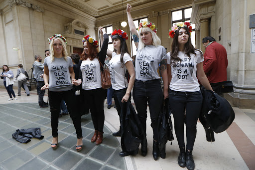 The Femen in a Courtroom in Paris &#8211; fr