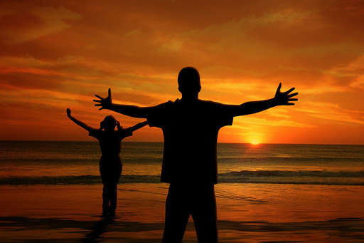 Man Child Girl Sunset Sea Beach Joy Ocean Wave &#8211; Happiness &#8211; fr