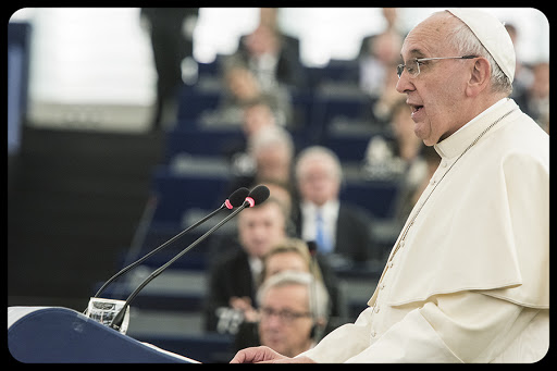 The arrival of Pope Francis at the European Parliament in Strasbourg 06 &#8211; fr