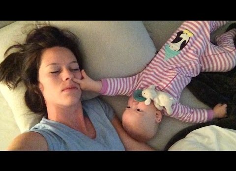 Mom and Baby Sleeping &#8211; fr