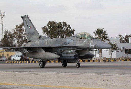 a United Arab Emirates (UAE) F-16 fighter arriving in one of Jordan&rsquo;s air bases to support it in strikes against the Islamic State group