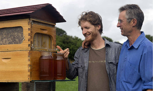 Stuart et Cedar Anderson apiculteurs Australie