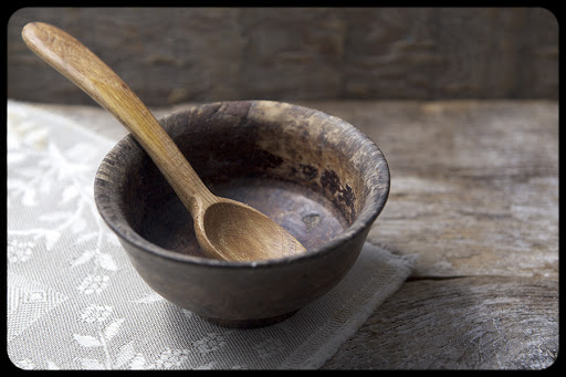 Fasting &#8211; Lent &#8211; Empty cup with spoon &#8211; © Vetre / Shutterstock &#8211; fr