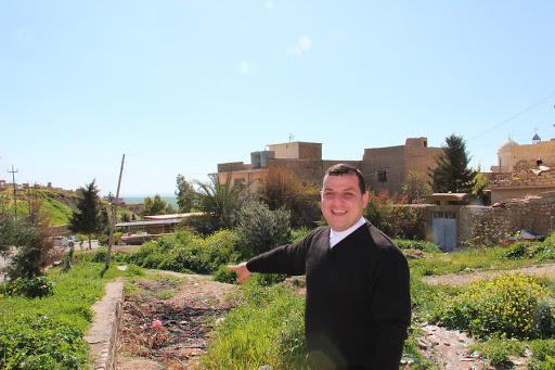 Père Steven, prêtre à Batnaya en Irak