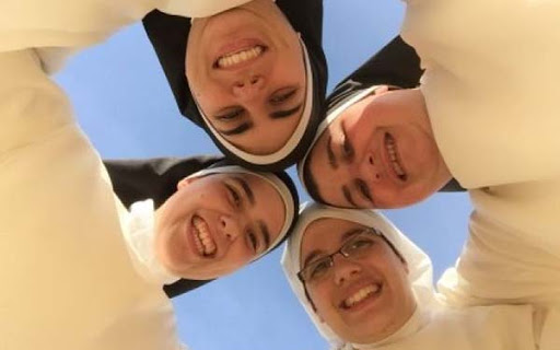 smiling nuns &#8211; fr
