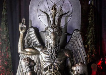 Les satanistes dévoilent une statue de Baphomet à Détroit