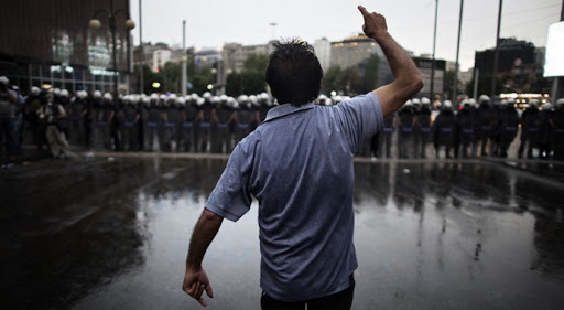 Turchia: “La protesta è pacifica. E non è laici contro religiosi” &#8211; fr