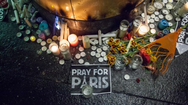 Montreal: Hundreds honor victims of Paris attacks