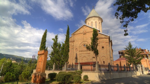 Grounds_of_the_Ejmiatsin_Armenian_Church,_Tbilisi