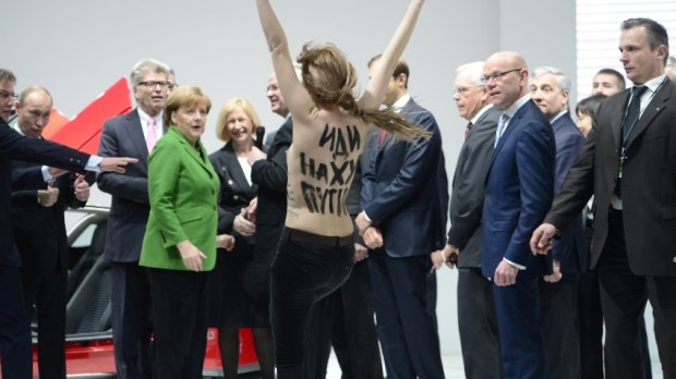 WEB FEMEN ANGELA MERKEL GERMANY Nigel Treblin:Dapd CC