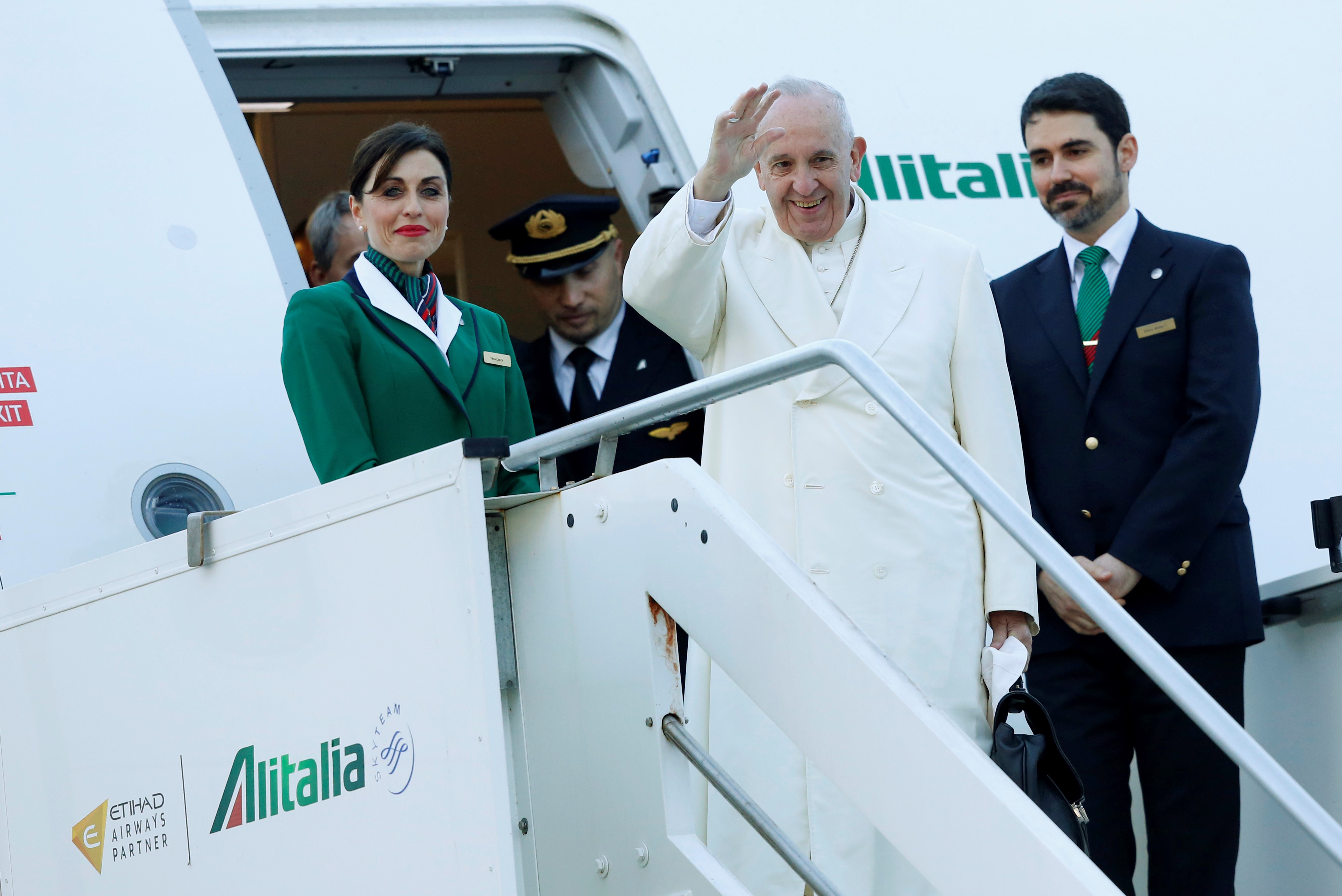 Pope Francis boards a plane to Cuba