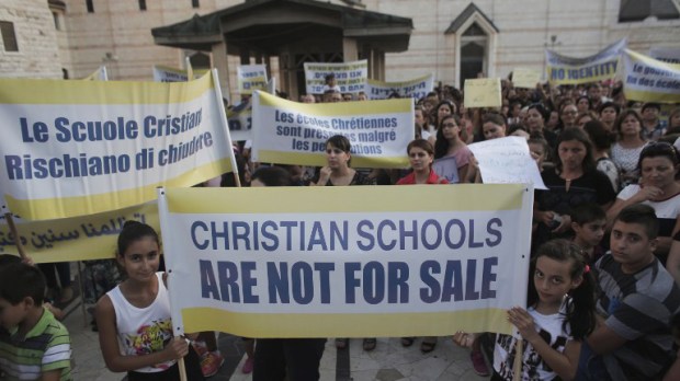 web-christian-school-israel-protest-c2a9afp-photo-ahmad-gharabli-ai1.jpg