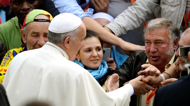 web-pope-francis-metting-lazare-homeless-c2a9filippo-monteforte-afp-ai.jpg