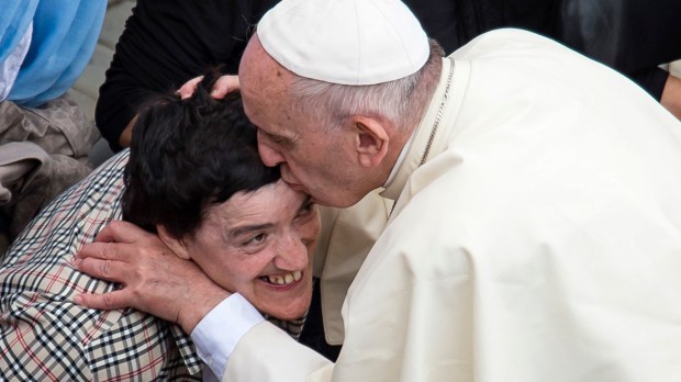 Topshot &#8211; Pope Francis blesses a sick boy