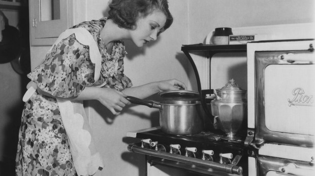 web-woman-kitchen-cook-retro-c2a9-everett-collection-shutterstock.jpg