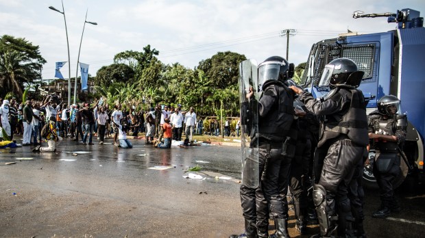 WEB GABON VOTE RESTULT PROTEST POLICE ©MARCO LONGARI : AFP AI
