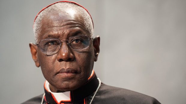 Traditionis custodes : le cardinal Sarah défend le motu proprio