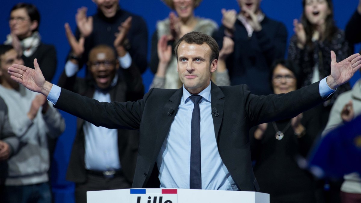 France: Emmanuel Macron holds rally in Lille