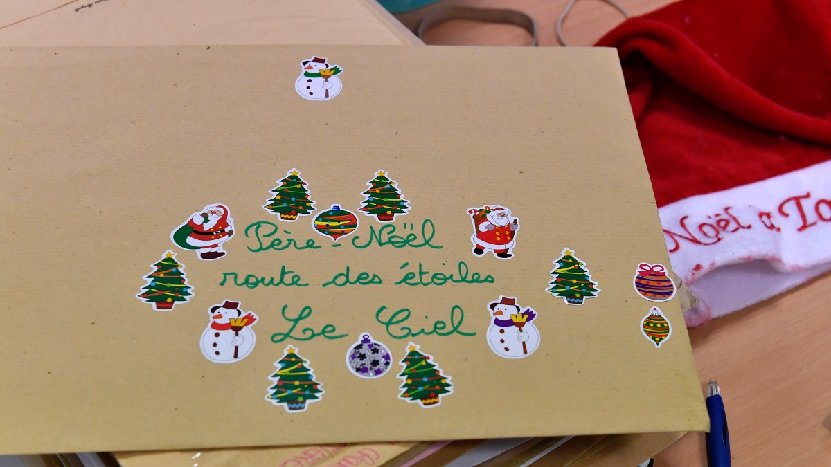 web-lettere-kid-santa-claus-georges-gobet-afp