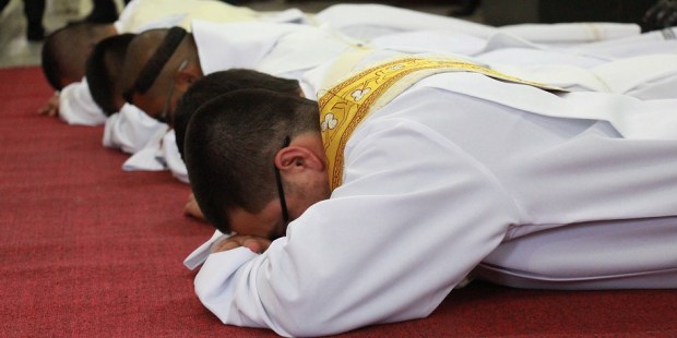 prêtre, célibat, sacerdoce