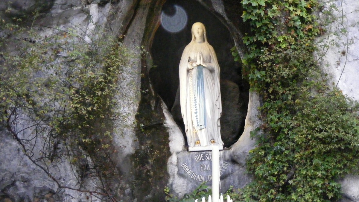 web-lourdes-grota-maryja-stanislaw-krysinski