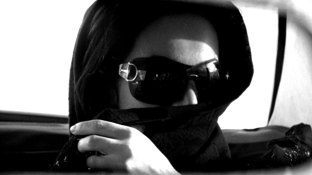 web-woman-car-iran-glasses-khashayar-elyassi-cc