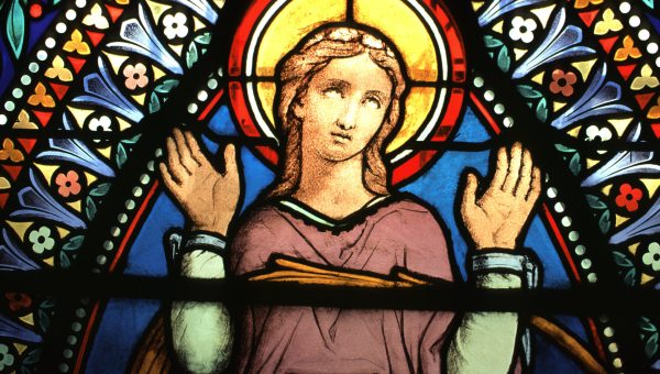 Sainte Blandine (IIe siècle) a été condamnée à mort par l'empereur Marc Aurèle. Mais cette mise à mort ne s'est pas déroulée comme prévu, le grill ne l'a pas brûlée, le lion n'a l'a pas mangée. Et c'est entre les cornes d'un taureau qu'elle a trouvé la mort. © Lionel AMANS/CIRIC