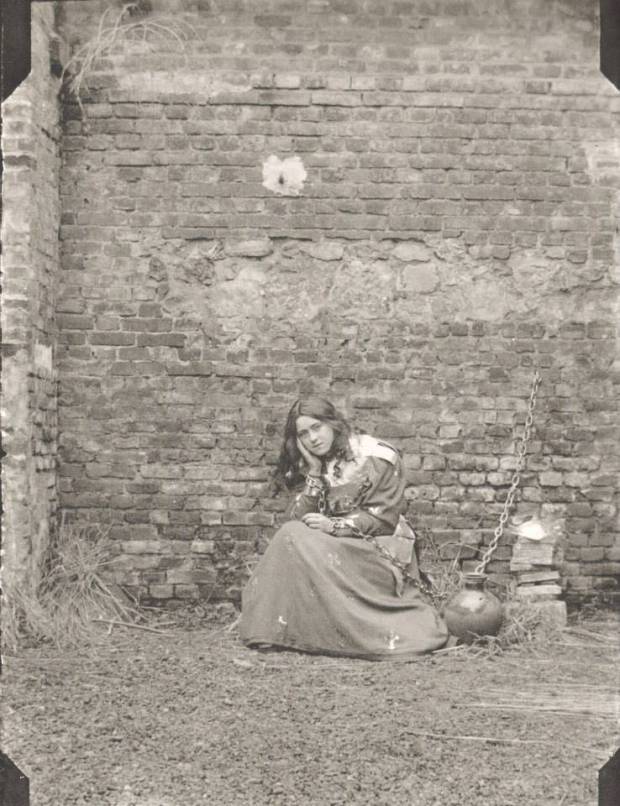 50 photos exceptionnelles de sainte Thérèse de Lisieux