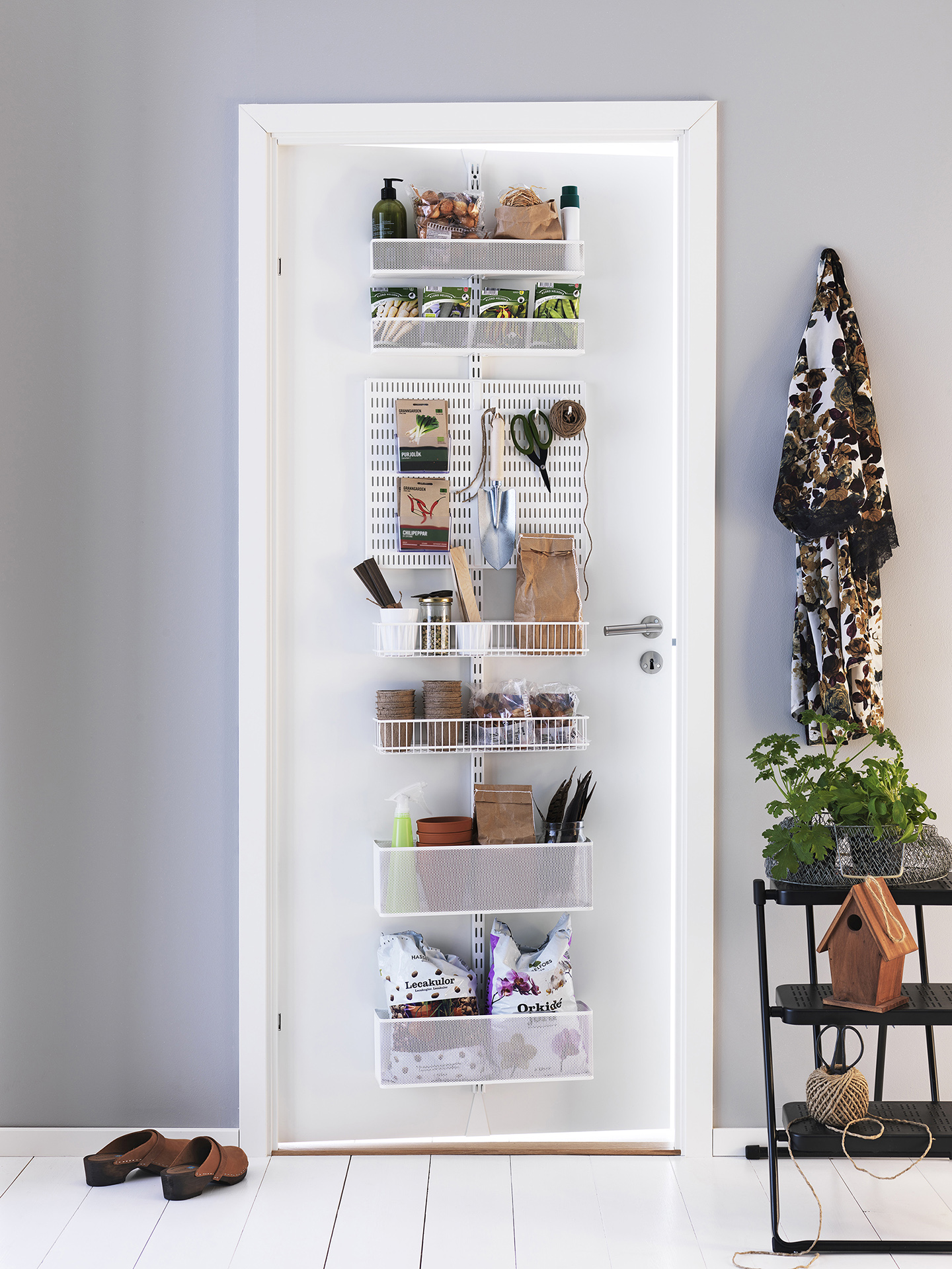 Elfa_drp_porte_jardin_Utility-Door-and-Wall-rack