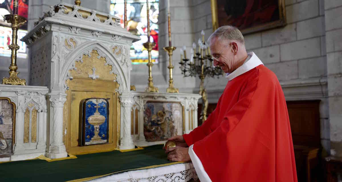 Mgr François du Sartel, curé de la cathédrale de Tours © Sabine de Rozières