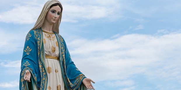 Mois de Mai : confiez tous vos soucis à la Vierge Marie ! Shutterstock_viergemarie
