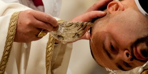 5.463 adultes seront baptisés la nuit de Pâques