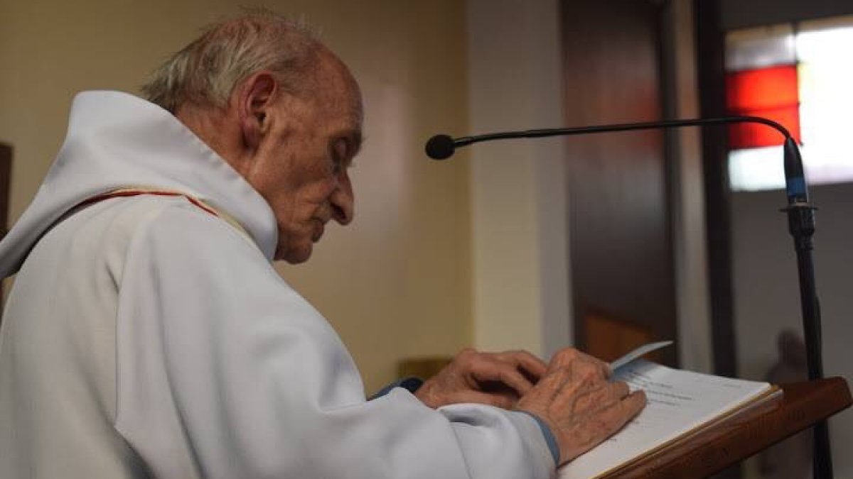 web-pere-jacques-hamel-c2a9twitterabbecc81-grosjean
