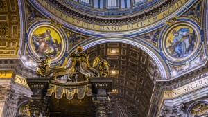 WEB ST PETERS BASILICA DETAIL INTERIOR AT004 Shutterstock 06
