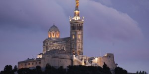 Que voit vraiment la « Bonne Mère » de Marseille ?