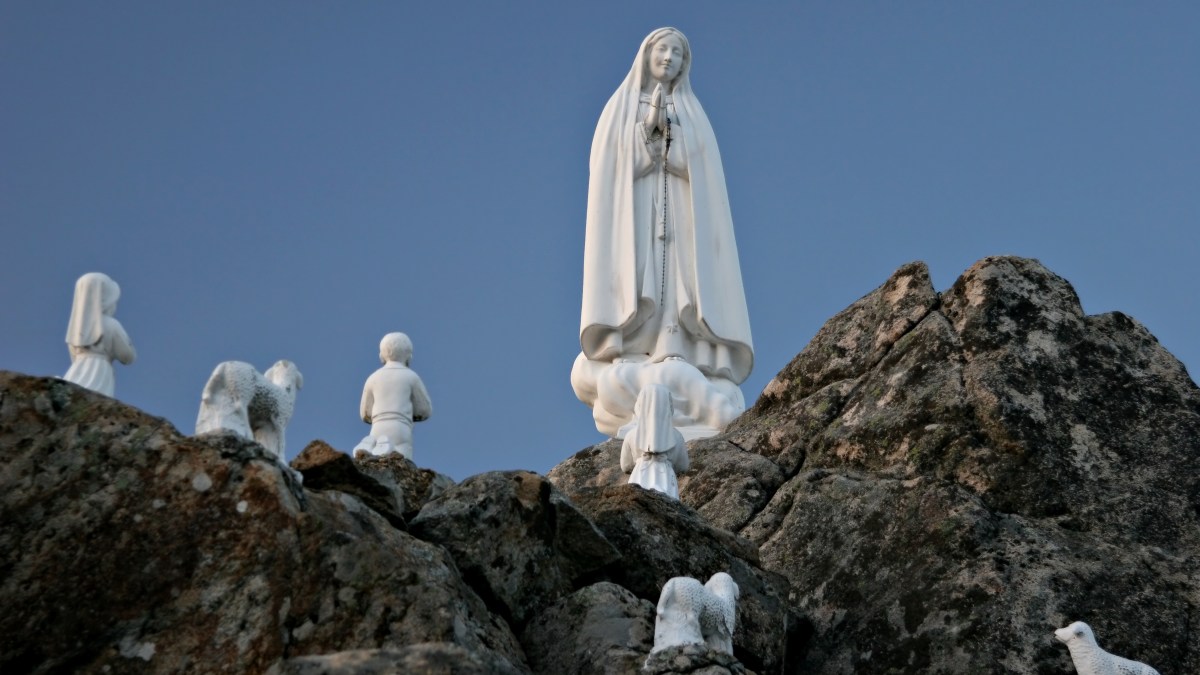 WEB FATIMA SHRINE FULL RESOLUTION AT018 Shutterstock 05