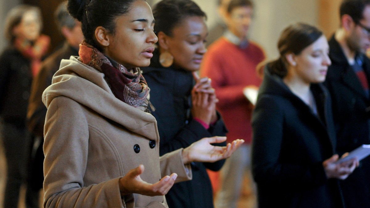 WOMAN PRAY