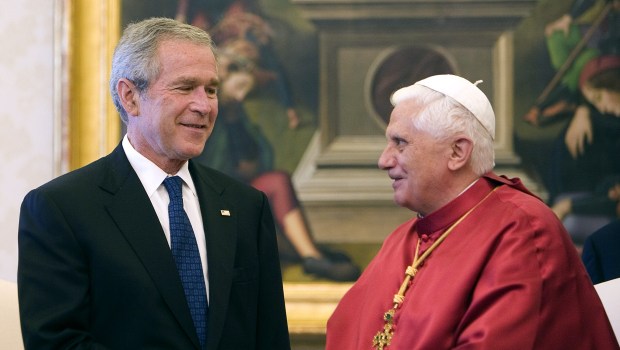 GEORGES W. BUSH ET BENOÎT XVI