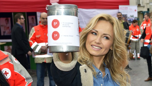 ADRIANA KAREMBEU POUR LA CROIX ROUGE FRANCAISE