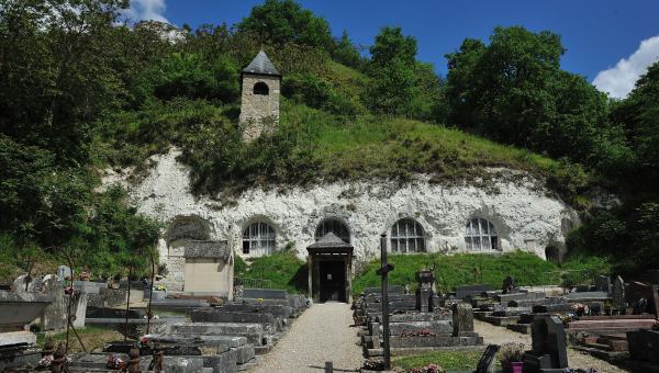 L'église troglodyte de l'Assomption d'Haute-Isle.