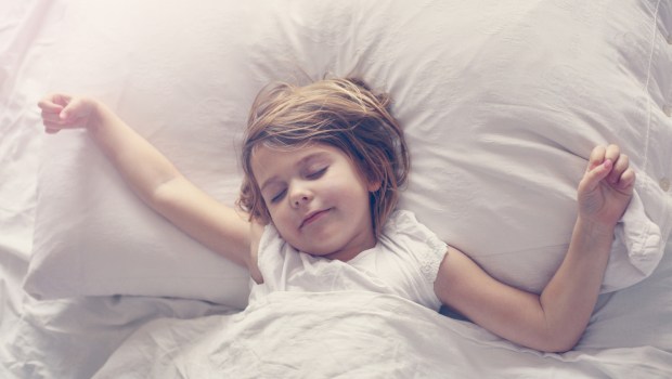 PETITE FILLE QUI DORT