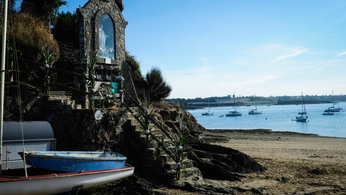 VIRGIN CHAPEL FRONT SEA