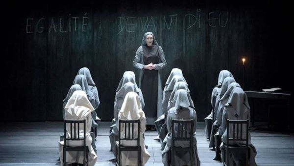 DIALOGUE-DES-CARMELITES-THEATRE.