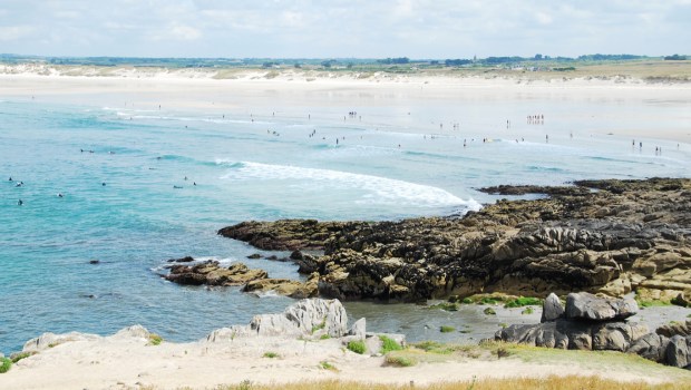 SURFEURS DANS LA MER AUDIERNE
