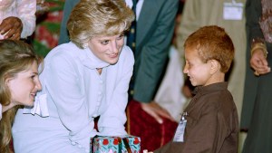 LADY DIANA WITH CHILDREN