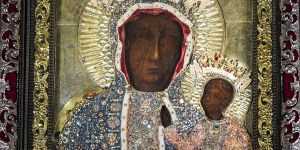 L’incroyable garde-robe de la Vierge Noire de Czestochowa